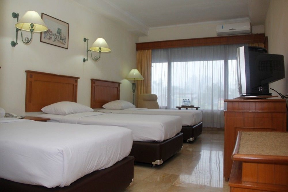 Hotel Parama Puncak Exterior foto